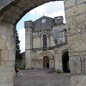 Abbaye Saint-Étienne de Bassac