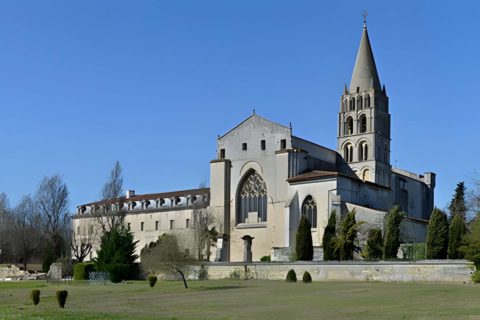 Abbaye Saint-Étienne de Bassac 