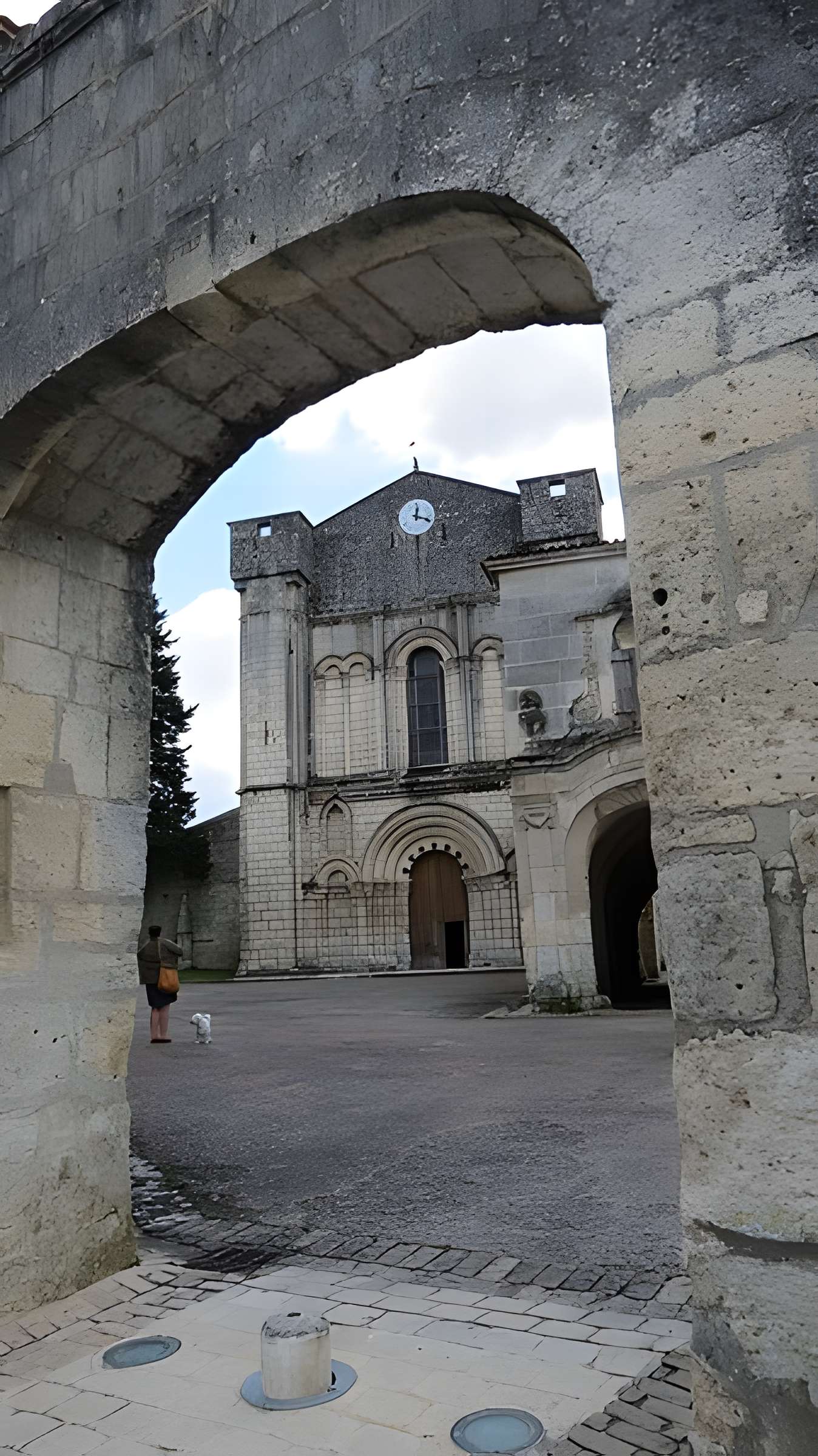 Abbaye Saint-Étienne de Bassac