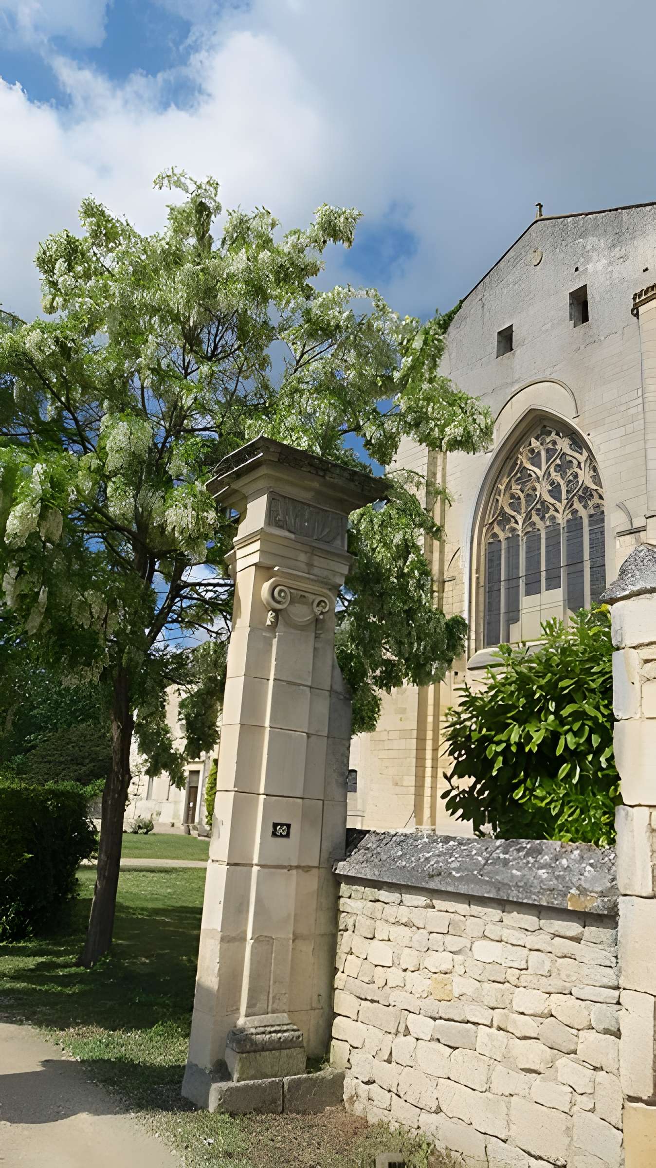 Abbaye Saint-Étienne de Bassac