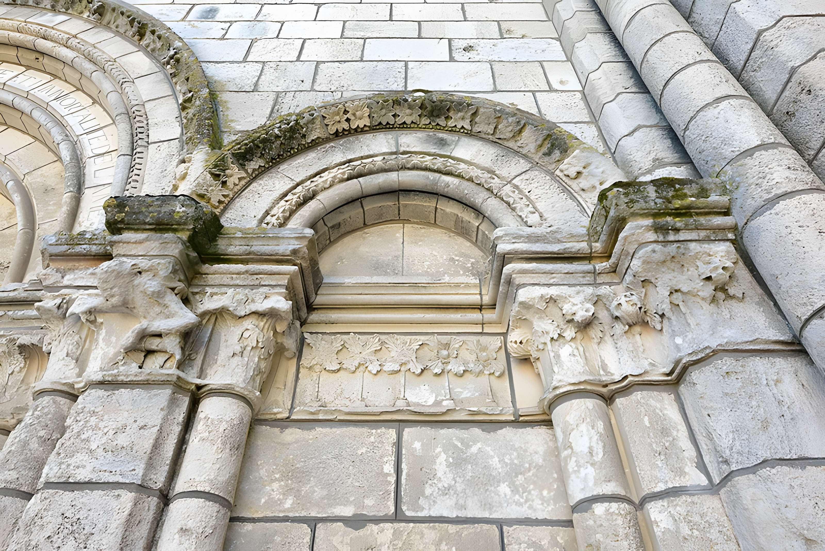 Abbaye Saint-Étienne de Bassac