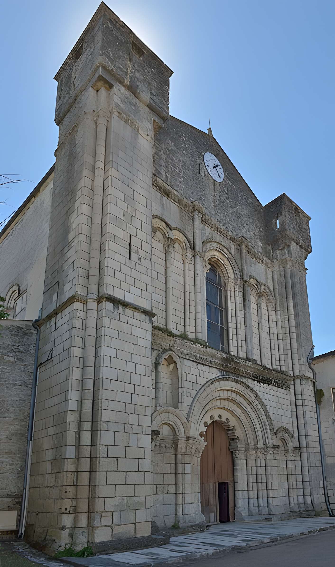 Abbaye Saint-Étienne de Bassac