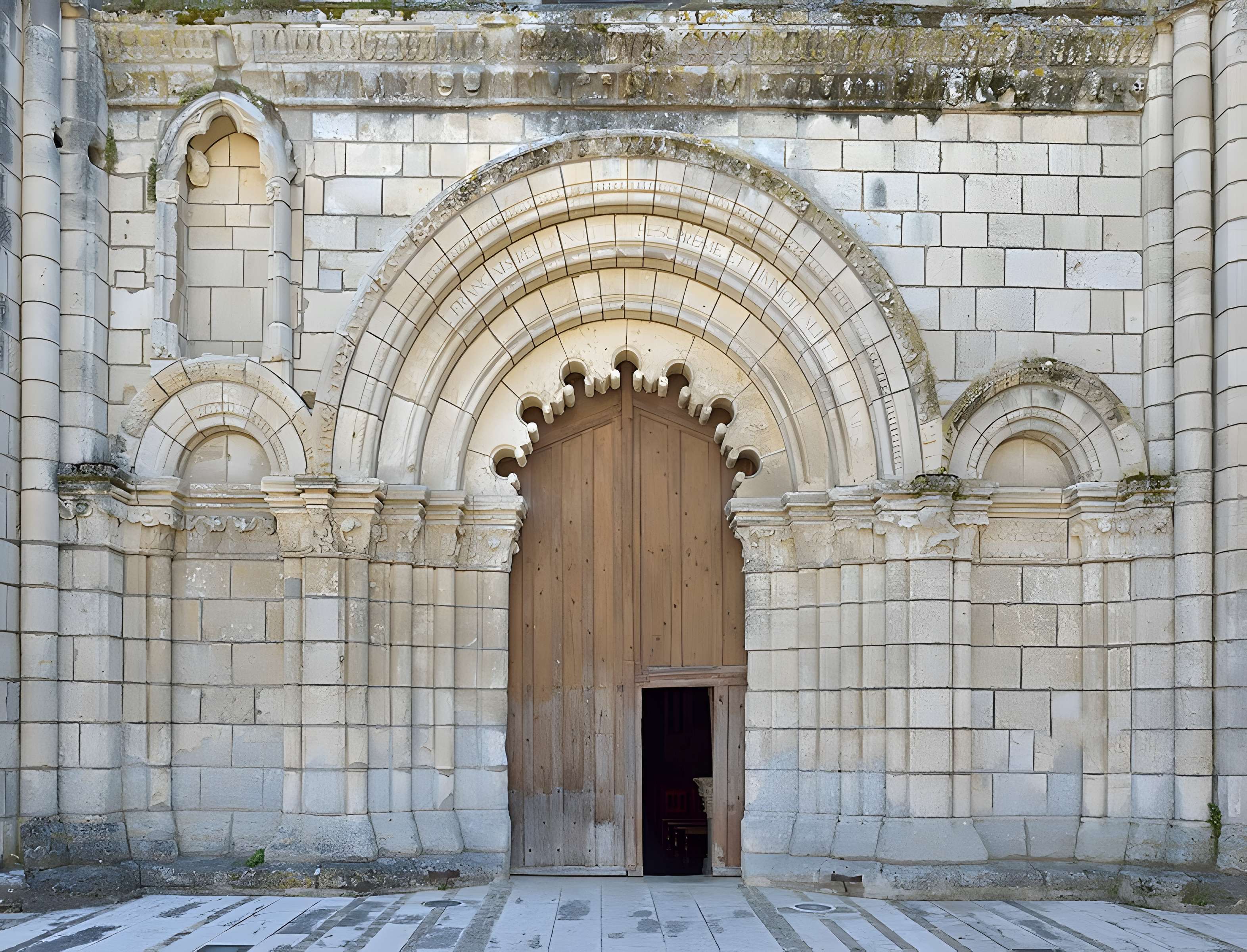 Abbaye Saint-Étienne de Bassac