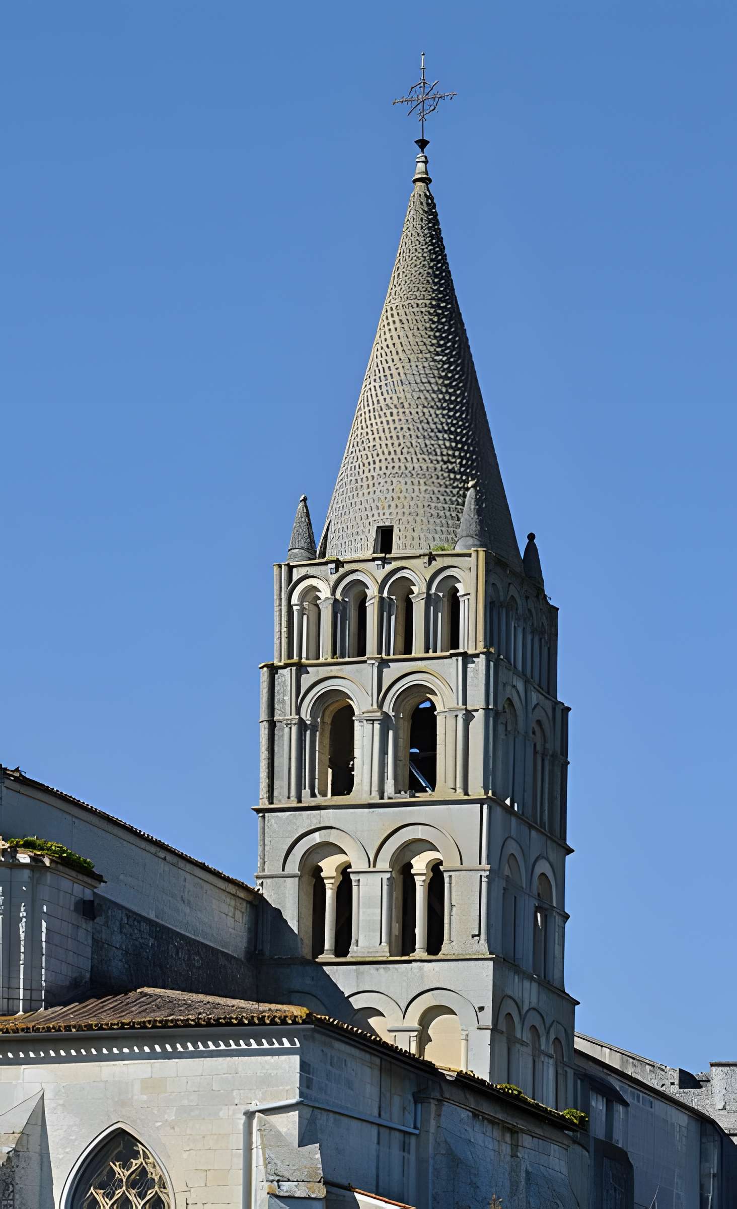 Abbaye Saint-Étienne de Bassac
