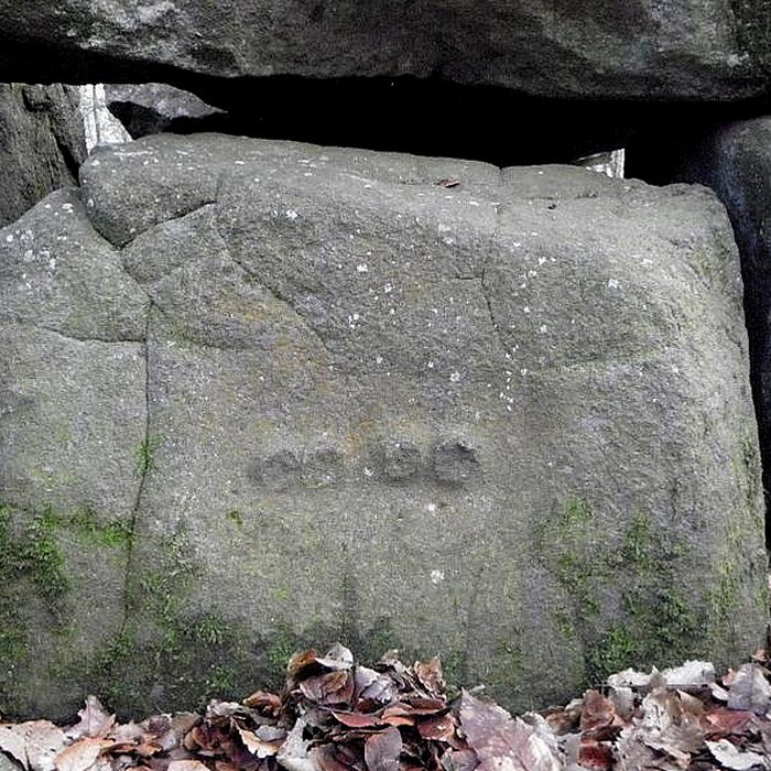 Photo de Dolmen, dit Maison des Feins, ou des Fées