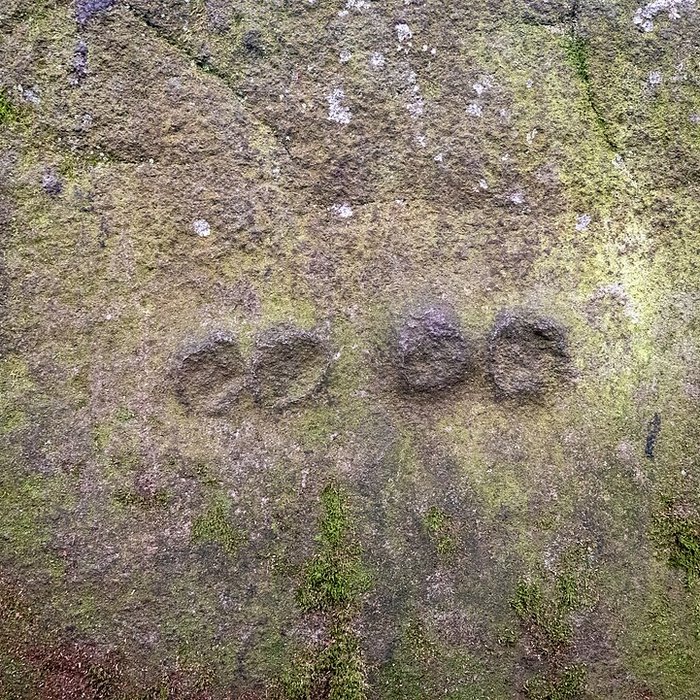 Photo de Dolmen, dit Maison des Feins, ou des Fées
