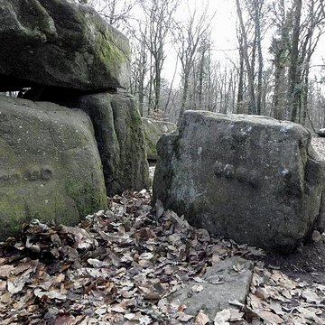 Dolmen, dit Maison des Feins, ou des Fées