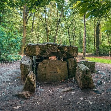 Dolmen, dit Maison des Feins, ou des Fées