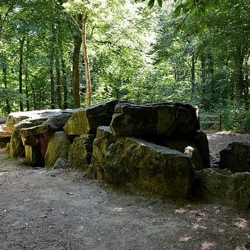 Dolmen, dit Maison des Feins, ou des Fées