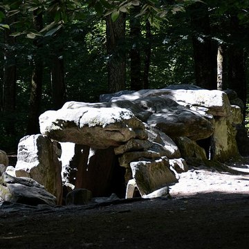 Dolmen, dit Maison des Feins, ou des Fées