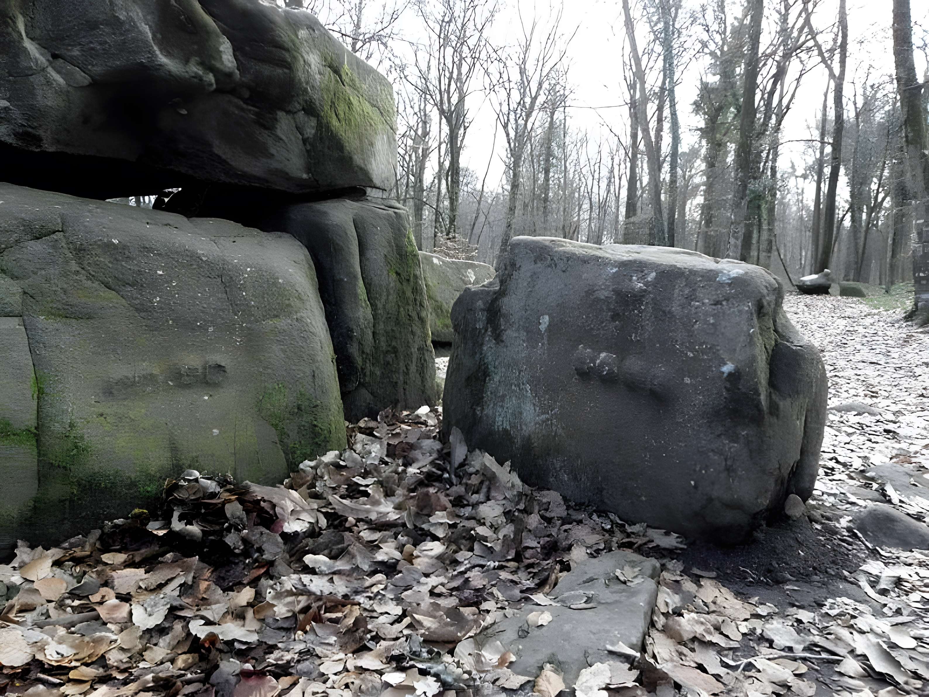 Dolmen, dit Maison des Feins, ou des Fées