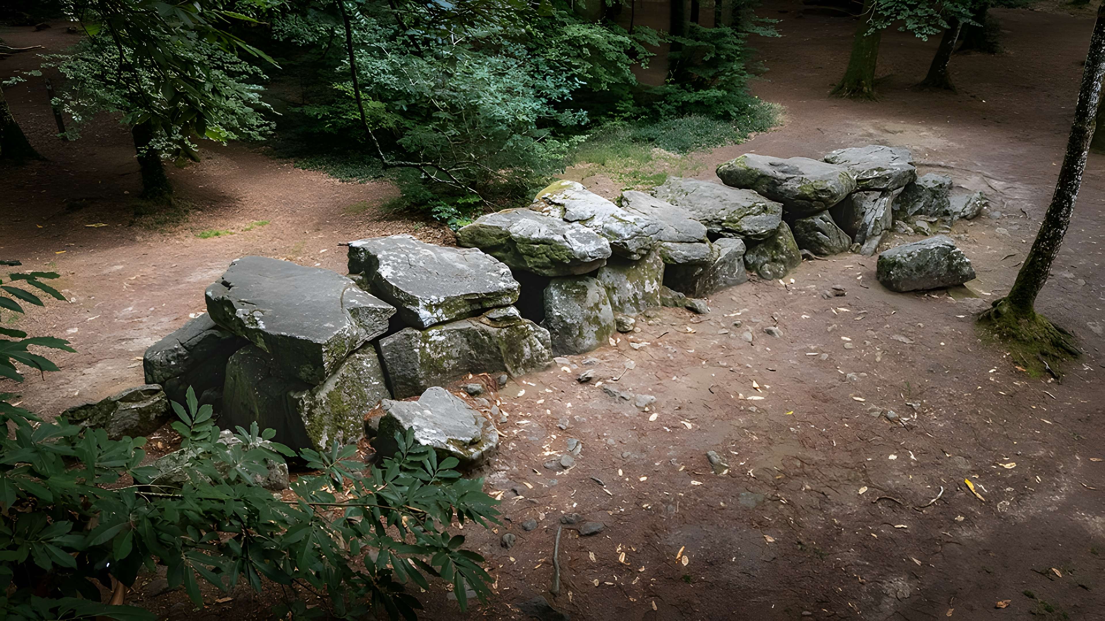 Dolmen, dit Maison des Feins, ou des Fées
