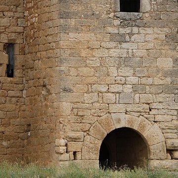 Ruines de lancienne grange cistercienne de Fontcalvy
