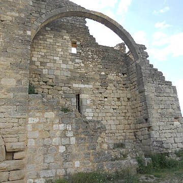 Ruines de lancienne grange cistercienne de Fontcalvy