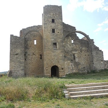 Ruines de lancienne grange cistercienne de Fontcalvy