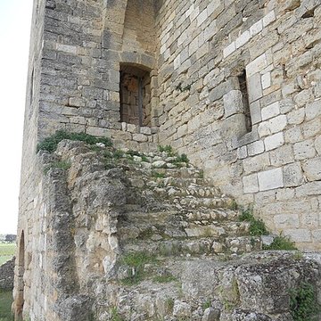 Ruines de lancienne grange cistercienne de Fontcalvy