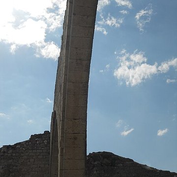 Ruines de lancienne grange cistercienne de Fontcalvy