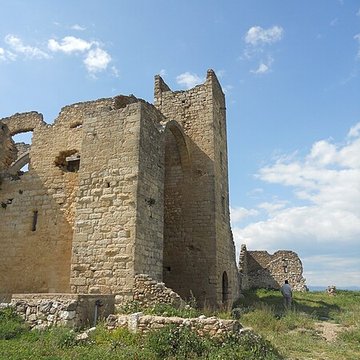 Ruines de lancienne grange cistercienne de Fontcalvy