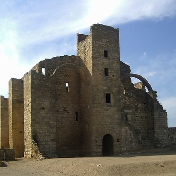 Ruines de lancienne grange cistercienne de Fontcalvy