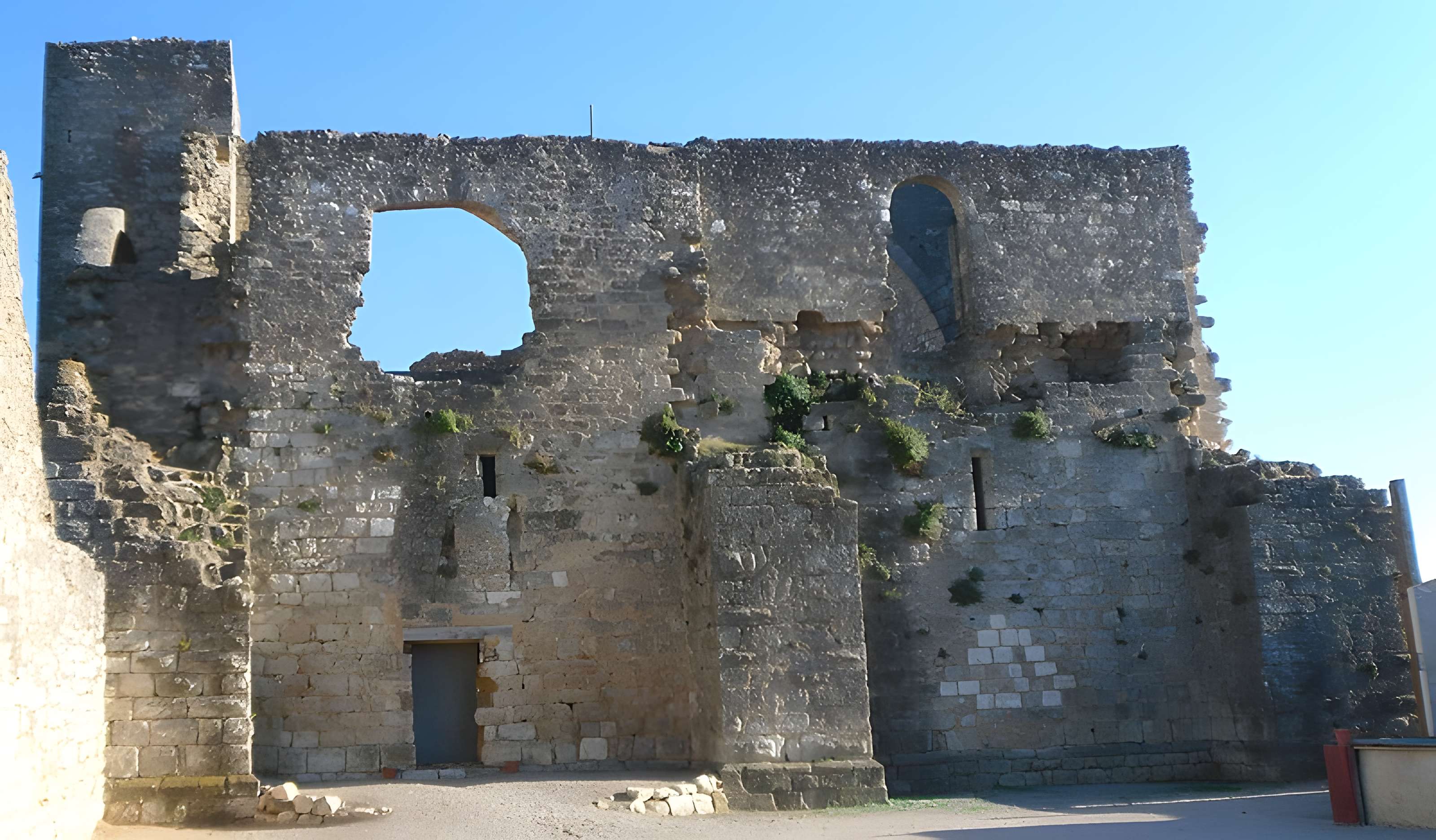 Ruines de l'ancienne grange cistercienne de Fontcalvy