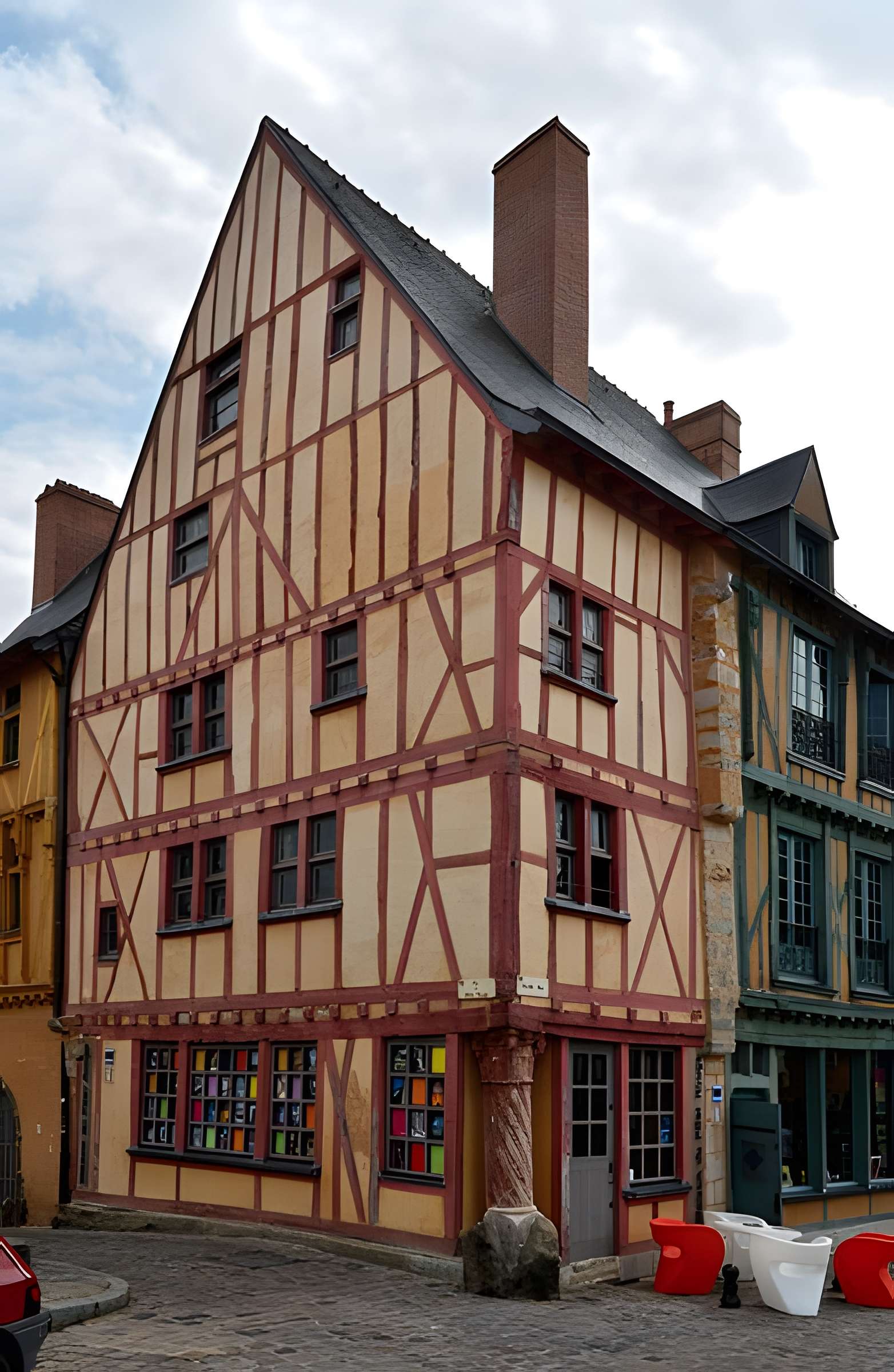 Maison du Pilier-Rouge au Mans 