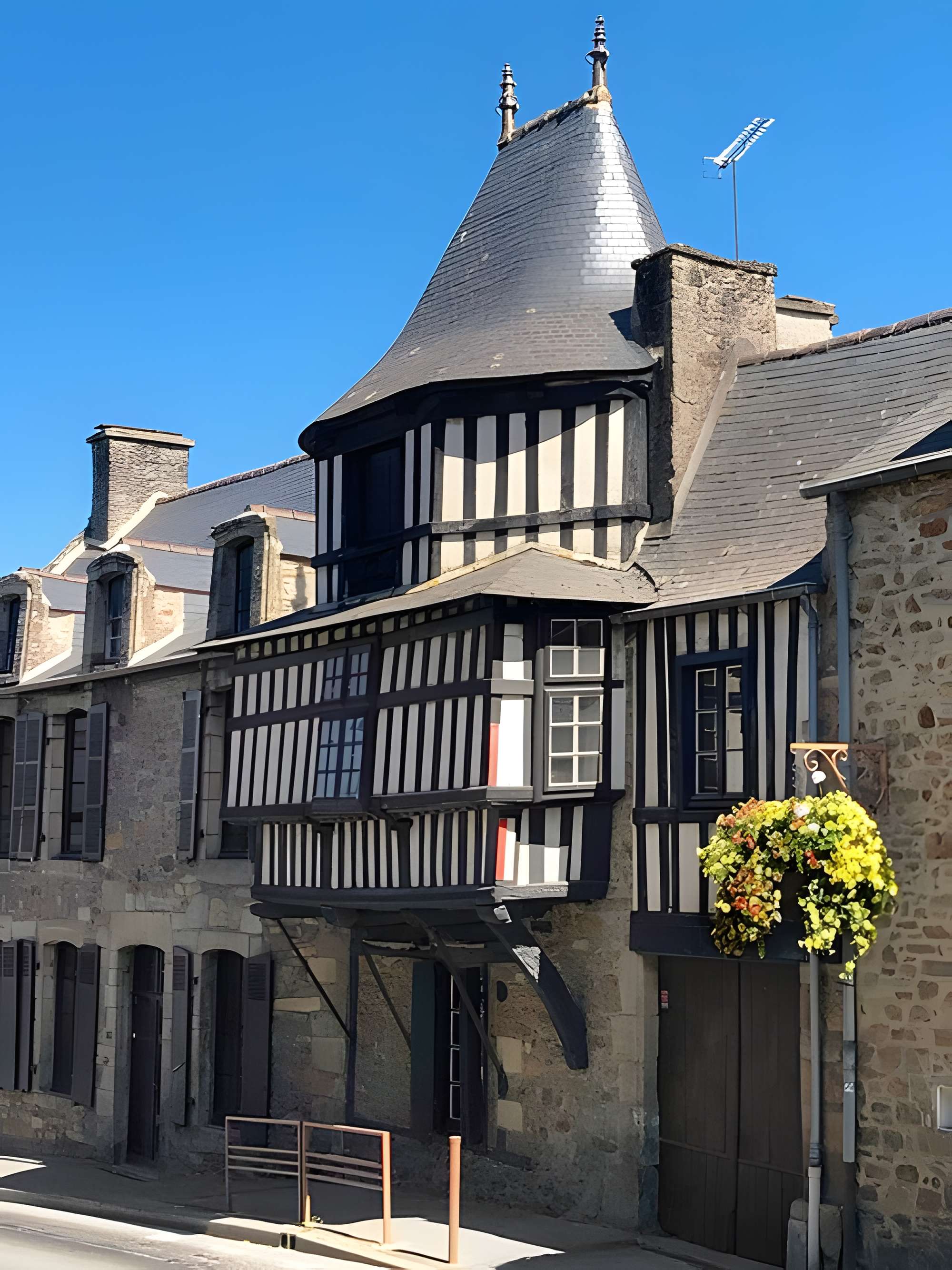 Maison du xvie siècle, Grande Rue à Plancoët