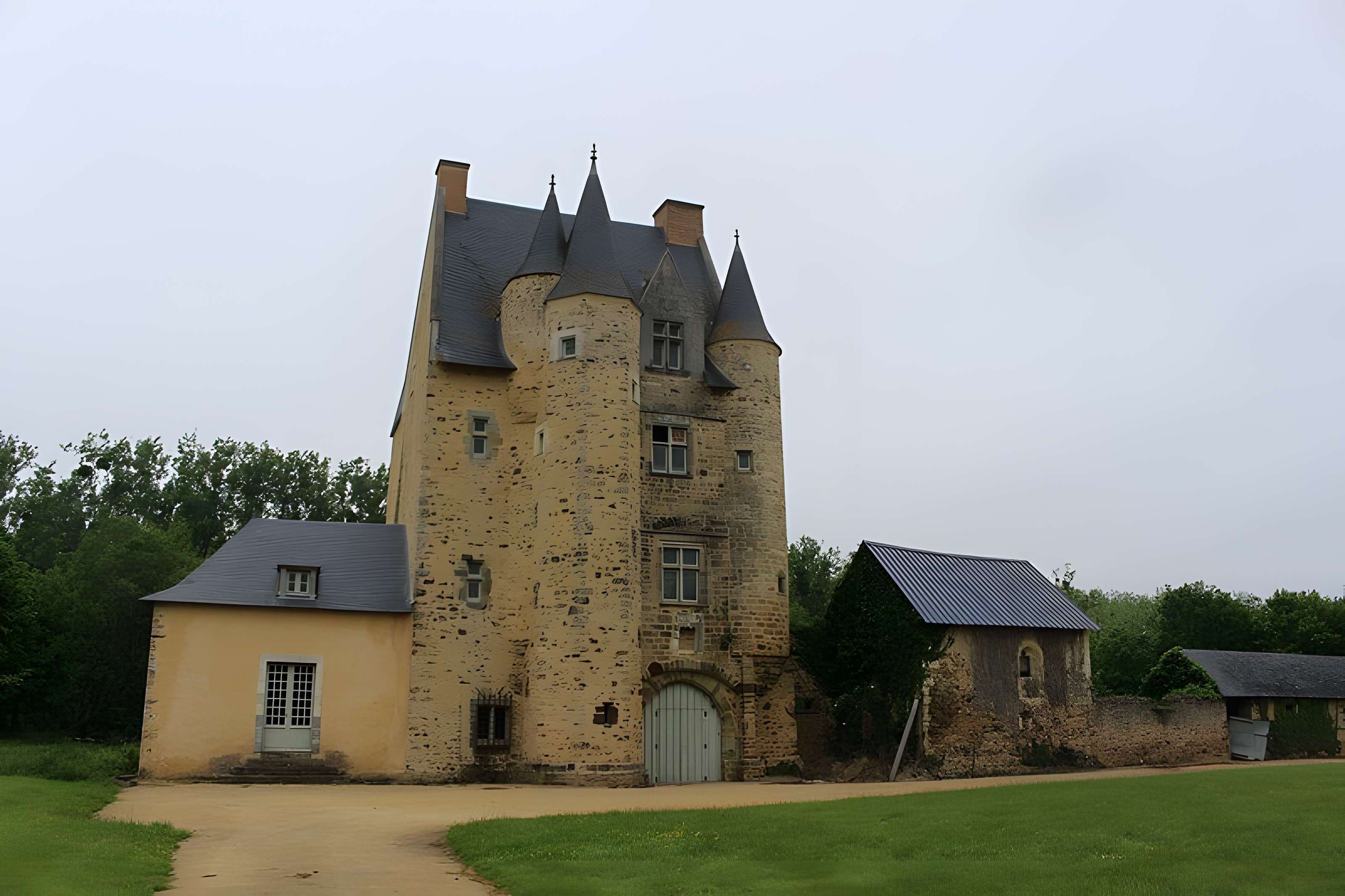 Maison forte de l'Épronnière à Livré-la-Touche 