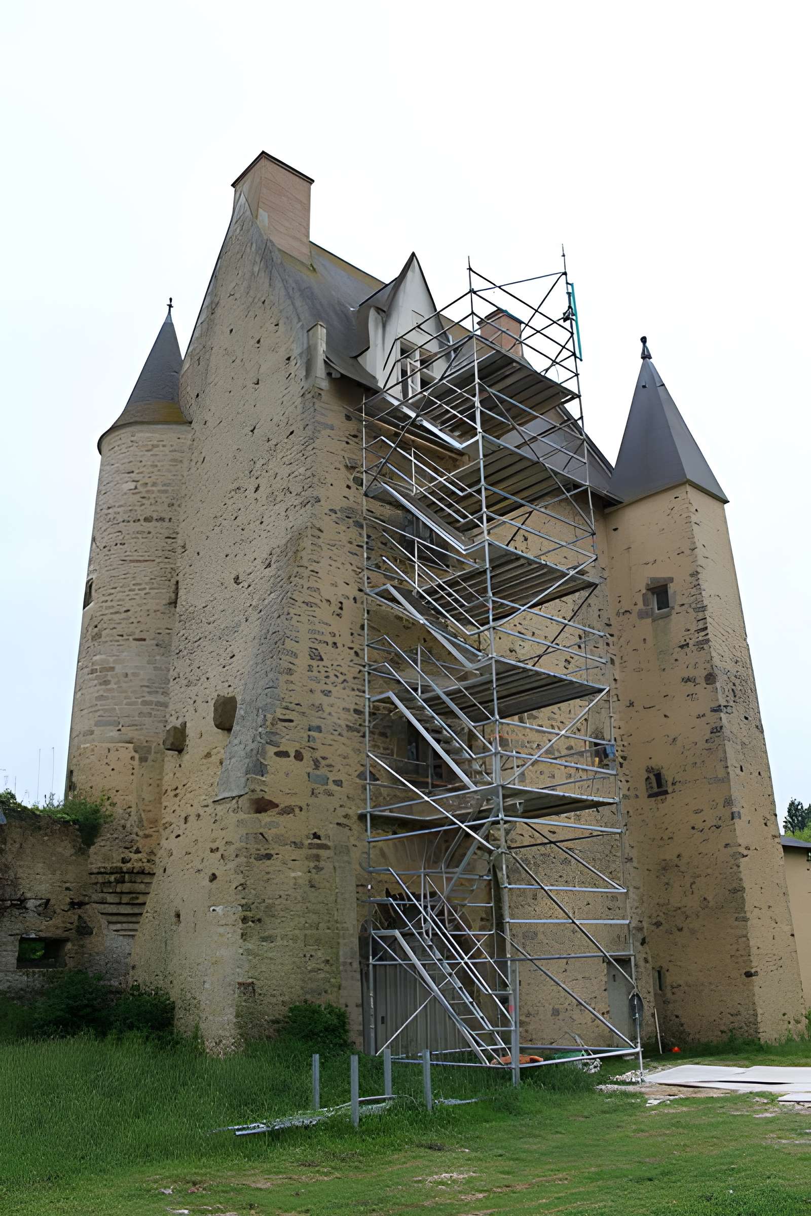 Maison forte de l'Épronnière à Livré-la-Touche