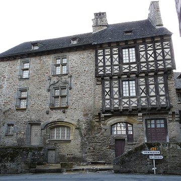 Maison Henri IV à Ségur-le-Château