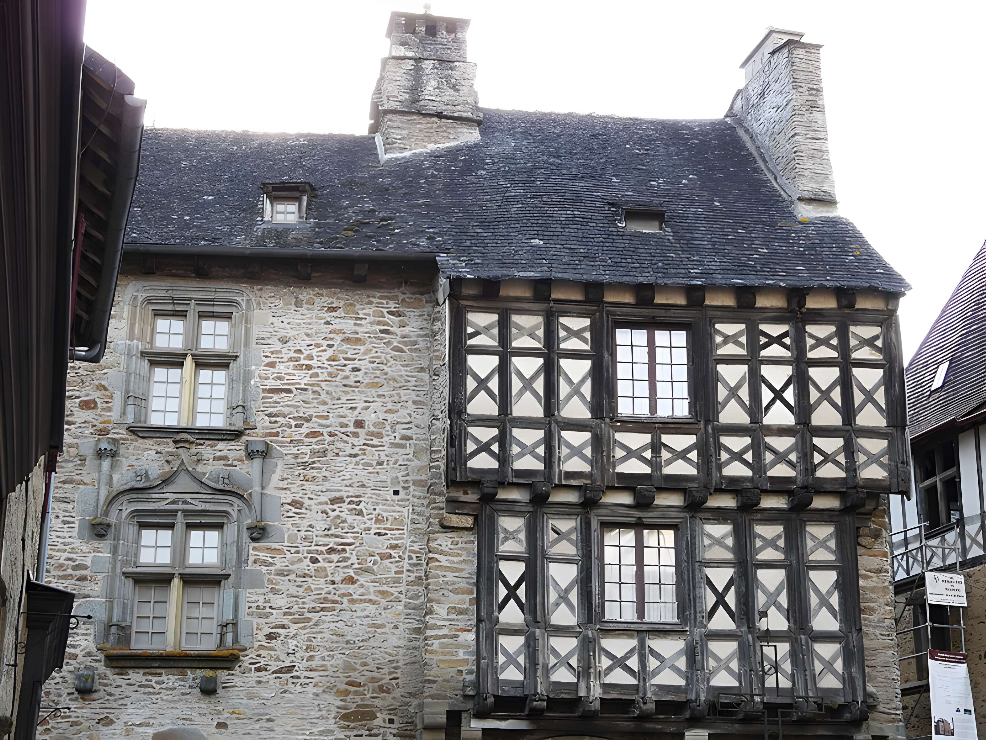 Maison Henri IV à Ségur-le-Château