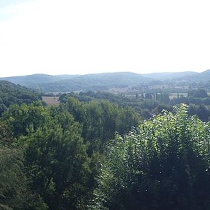 Photo de Grotte ornée de gravures prehistoriques, dite aussi Grotte du Sorcier