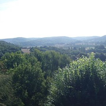 Grotte ornée de gravures prehistoriques, dite aussi Grotte du Sorcier