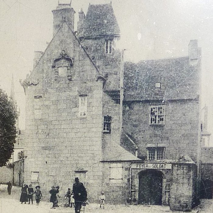 Photo de Maison prébendale, 1 Place du Petit-Cloître à Saint-Pol-de-Léon
