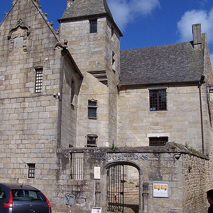 Photo de Maison prébendale, 1 Place du Petit-Cloître à Saint-Pol-de-Léon