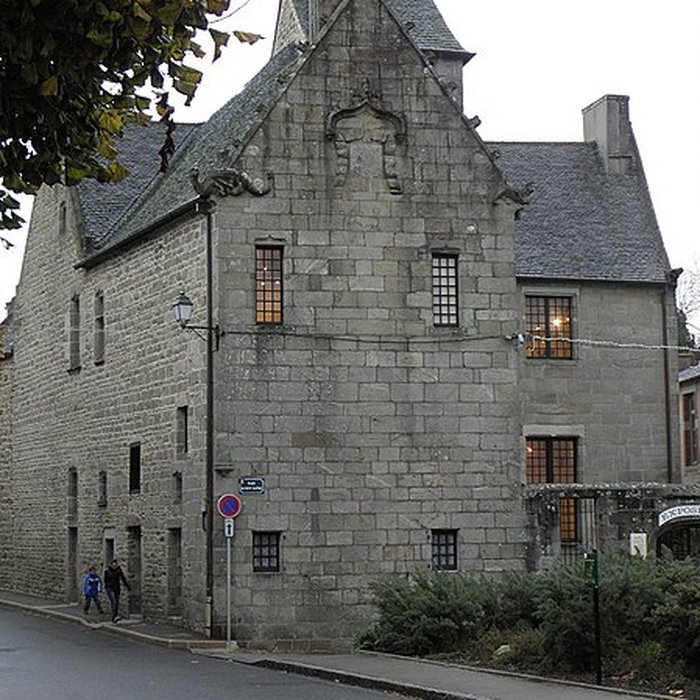 Photo de Maison prébendale, 1 Place du Petit-Cloître à Saint-Pol-de-Léon