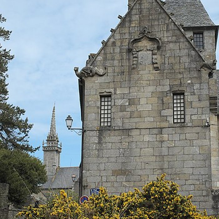 Photo de Maison prébendale, 1 Place du Petit-Cloître à Saint-Pol-de-Léon