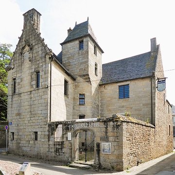 Maison prébendale, 1 Place du Petit-Cloître à Saint-Pol-de-Léon