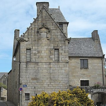 Maison prébendale, 1 Place du Petit-Cloître à Saint-Pol-de-Léon