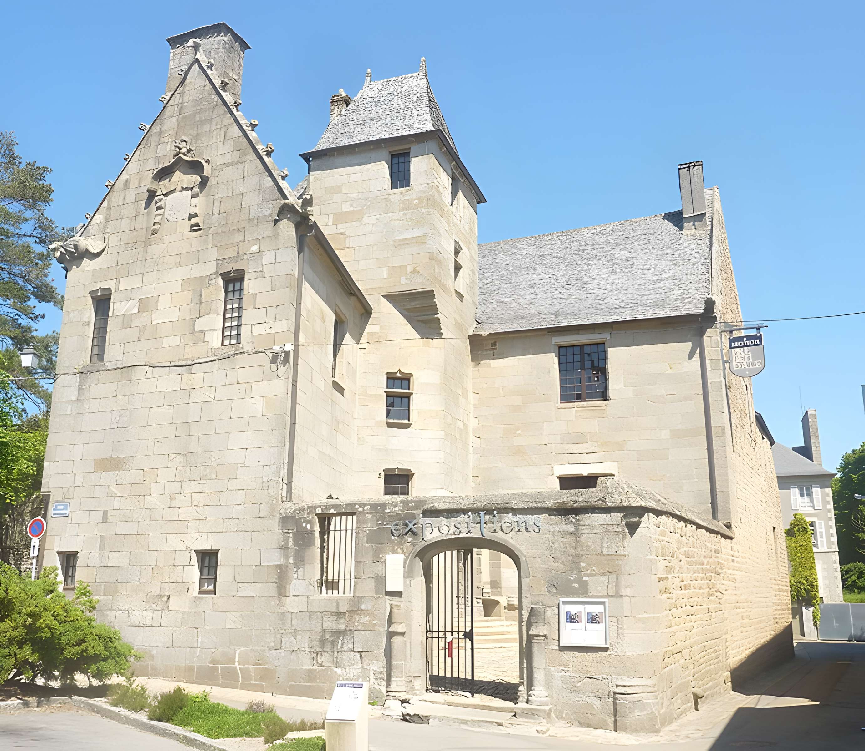 Maison prébendale, 1 Place du Petit-Cloître à Saint-Pol-de-Léon