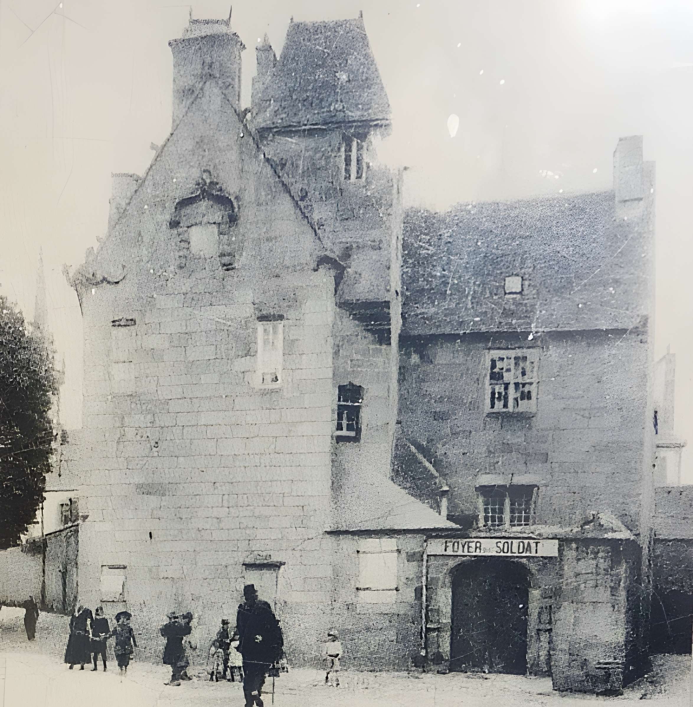 Maison prébendale, 1 Place du Petit-Cloître à Saint-Pol-de-Léon