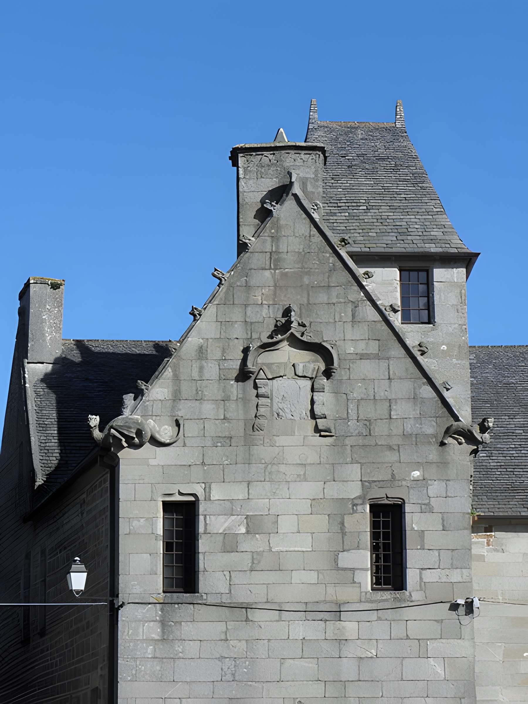Maison prébendale, 1 Place du Petit-Cloître à Saint-Pol-de-Léon
