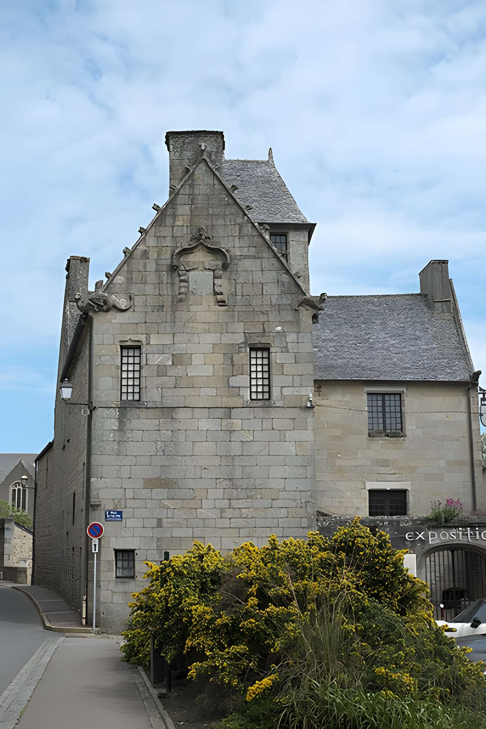 Maison prébendale, 1 Place du Petit-Cloître à Saint-Pol-de-Léon