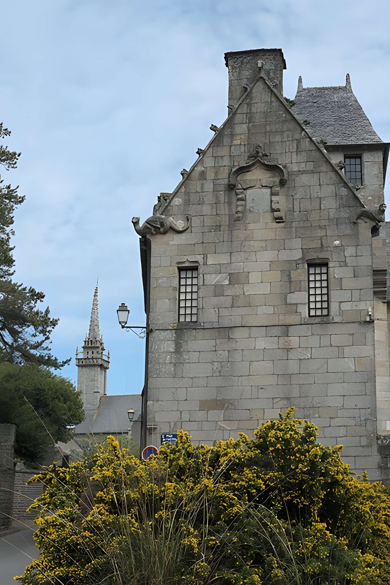 Maison prébendale, 1 Place du Petit-Cloître à Saint-Pol-de-Léon