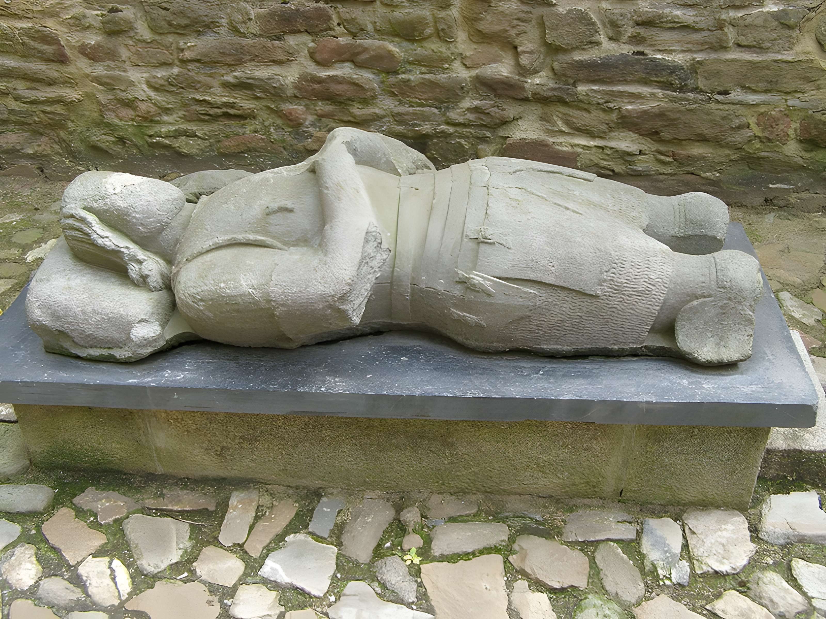 Maison prébendale, 1 Place du Petit-Cloître à Saint-Pol-de-Léon