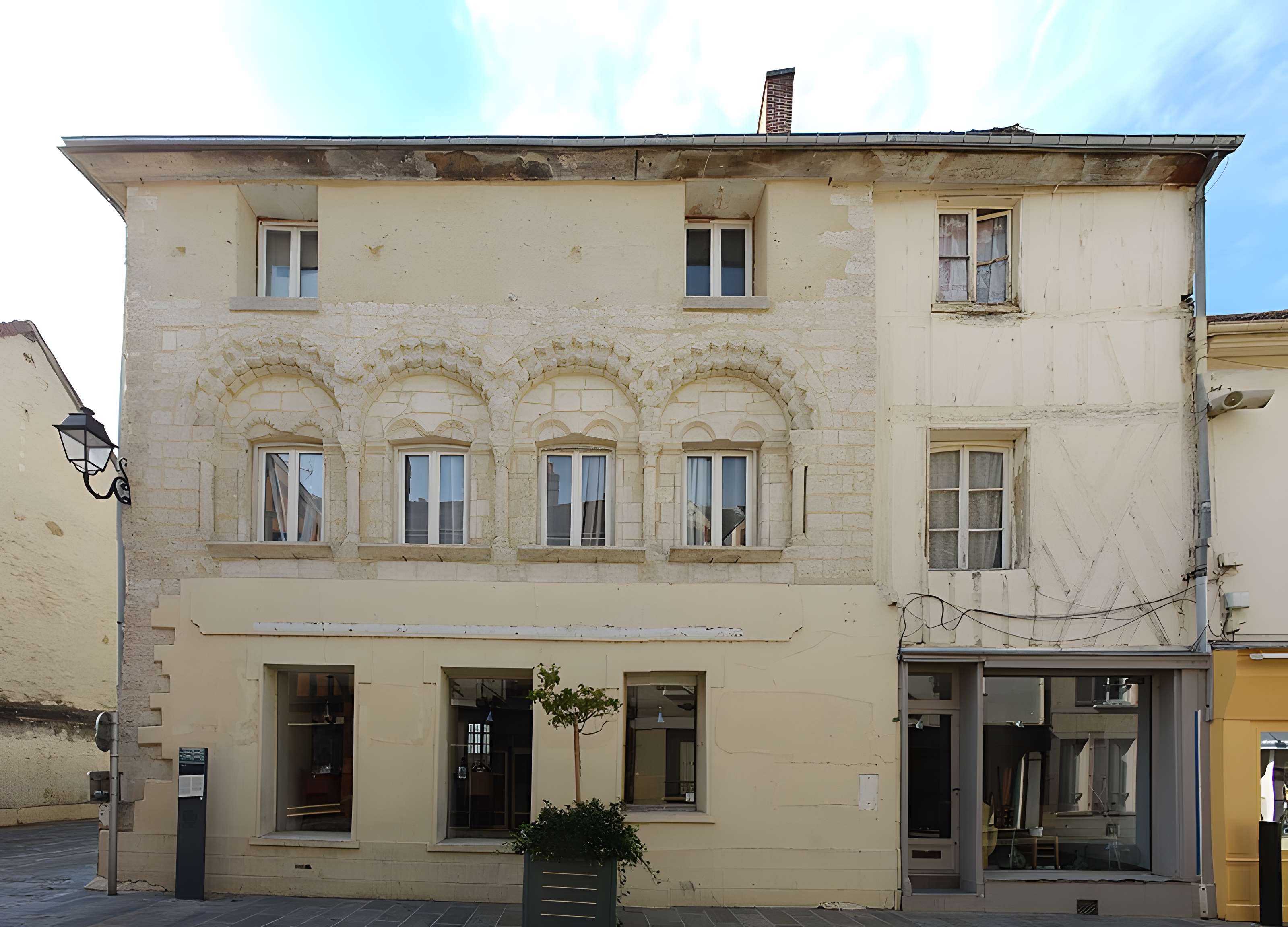 Maison romane du XII° siècle, 17 Rue de Sénarmont à Dreux