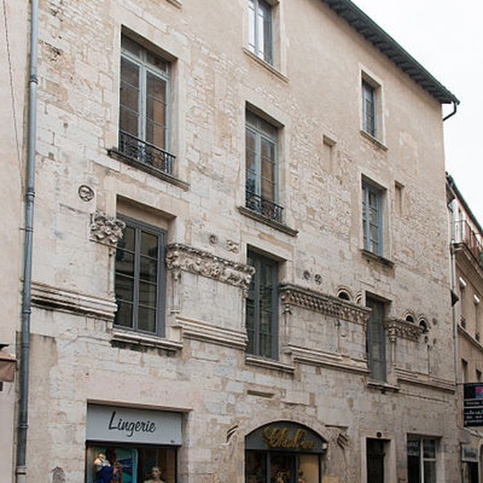 Photo de Maison romane, 1 Rue de la Madeleine à Nîmes