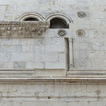 Maison romane, 1 Rue de la Madeleine à Nîmes