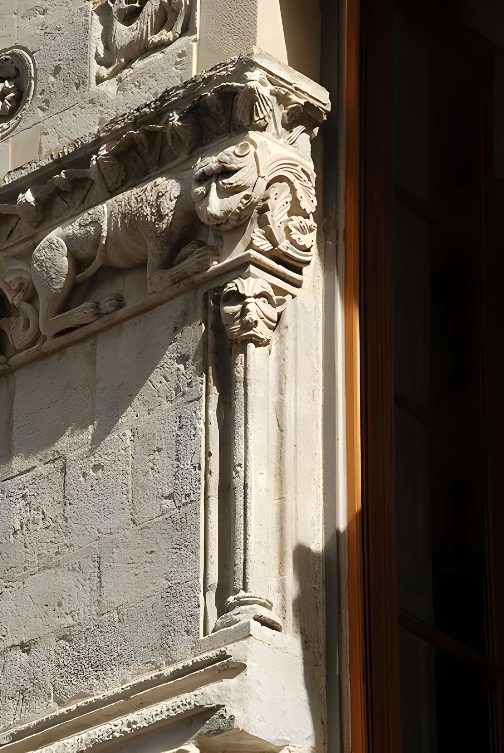 Maison romane, 1 Rue de la Madeleine à Nîmes