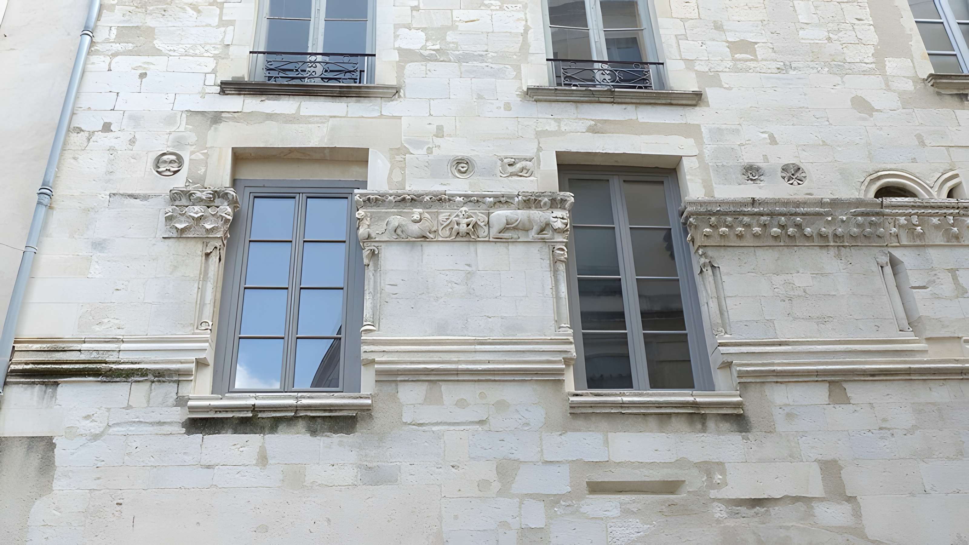 Maison romane, 1 Rue de la Madeleine à Nîmes