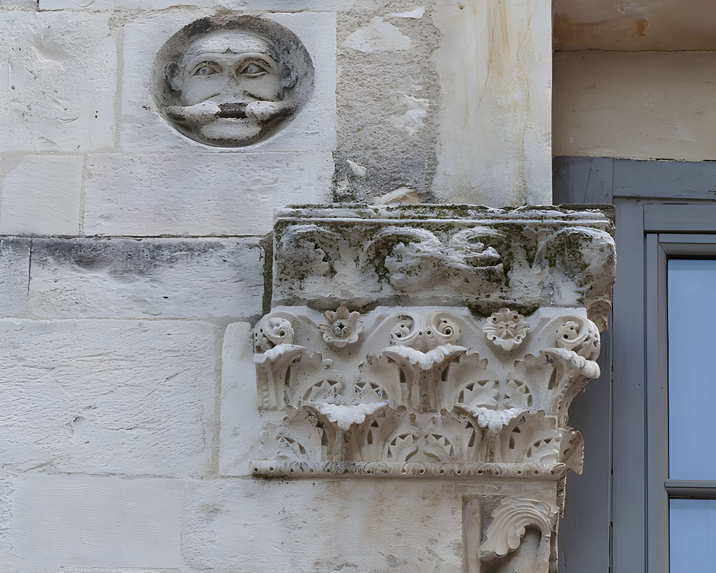 Maison romane, 1 Rue de la Madeleine à Nîmes
